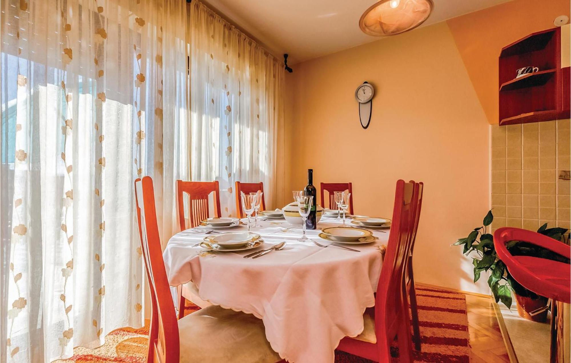 Beautiful Apartment In Novi Vinodolski Εξωτερικό φωτογραφία