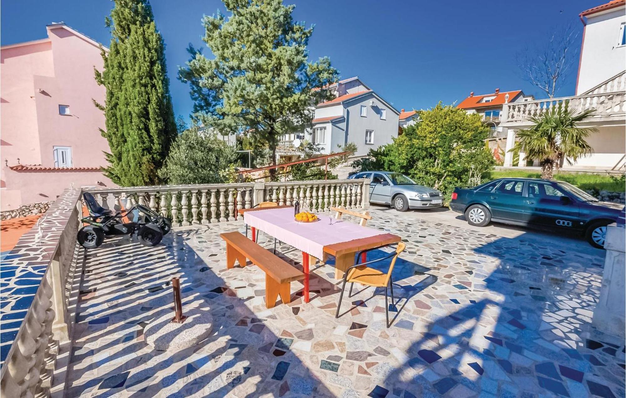 Beautiful Apartment In Novi Vinodolski Εξωτερικό φωτογραφία