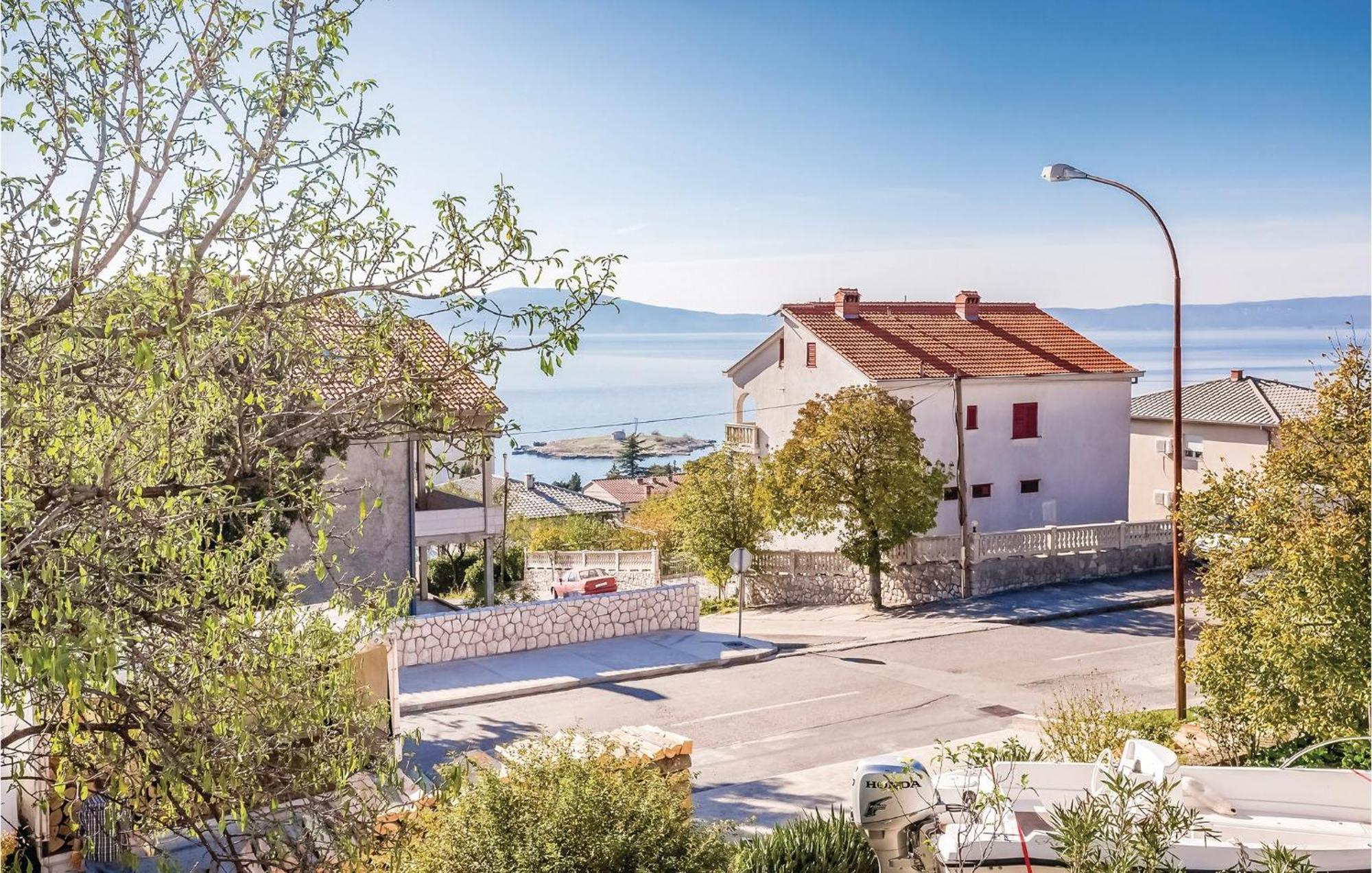Beautiful Apartment In Novi Vinodolski Εξωτερικό φωτογραφία