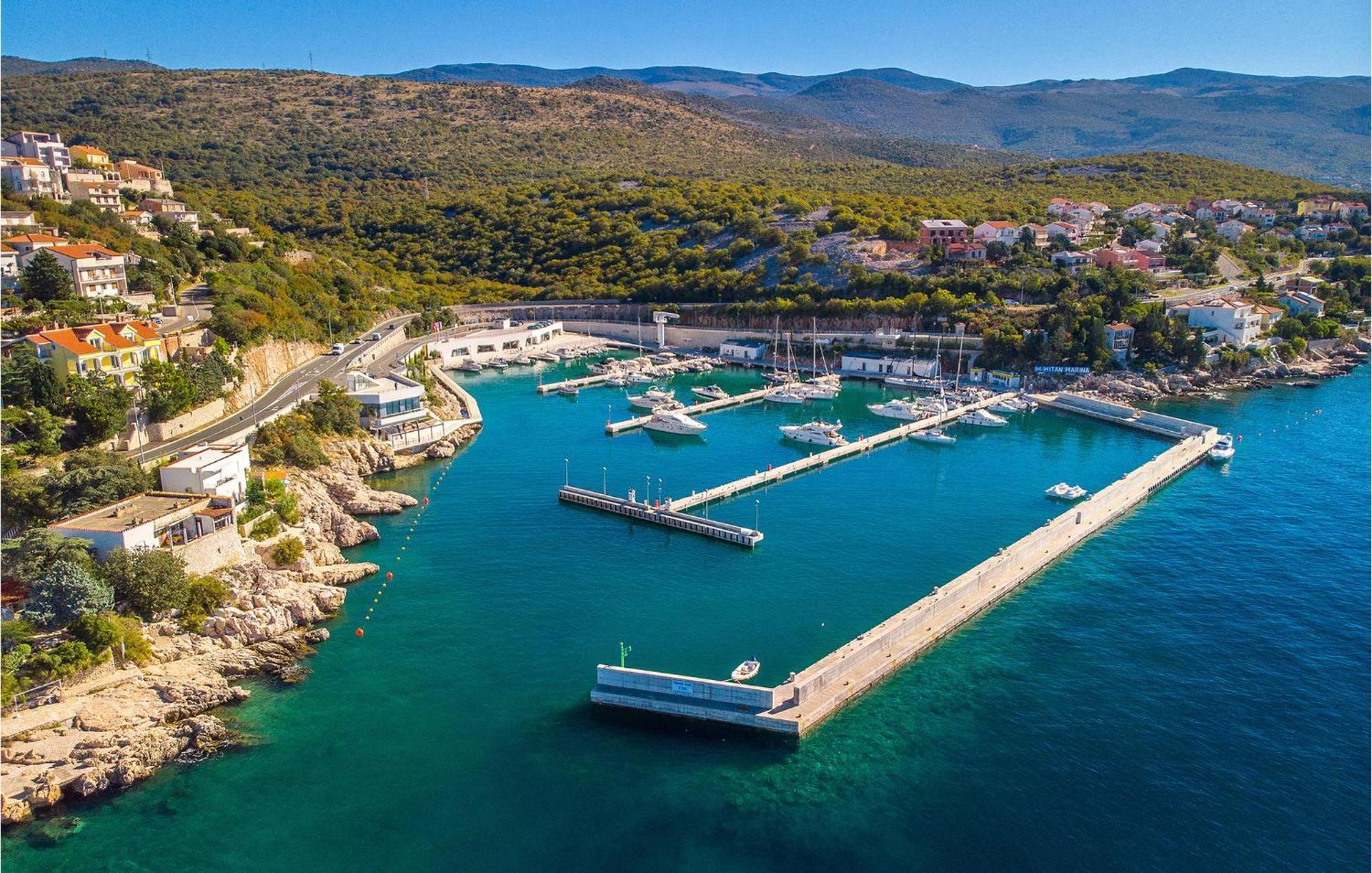 Beautiful Apartment In Novi Vinodolski Εξωτερικό φωτογραφία